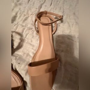 Size 10 short heel sandals.